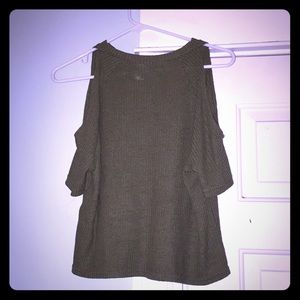 H&M DIVIDED CREWNECK SHIRT WITH CUTOUT SHOULDERS